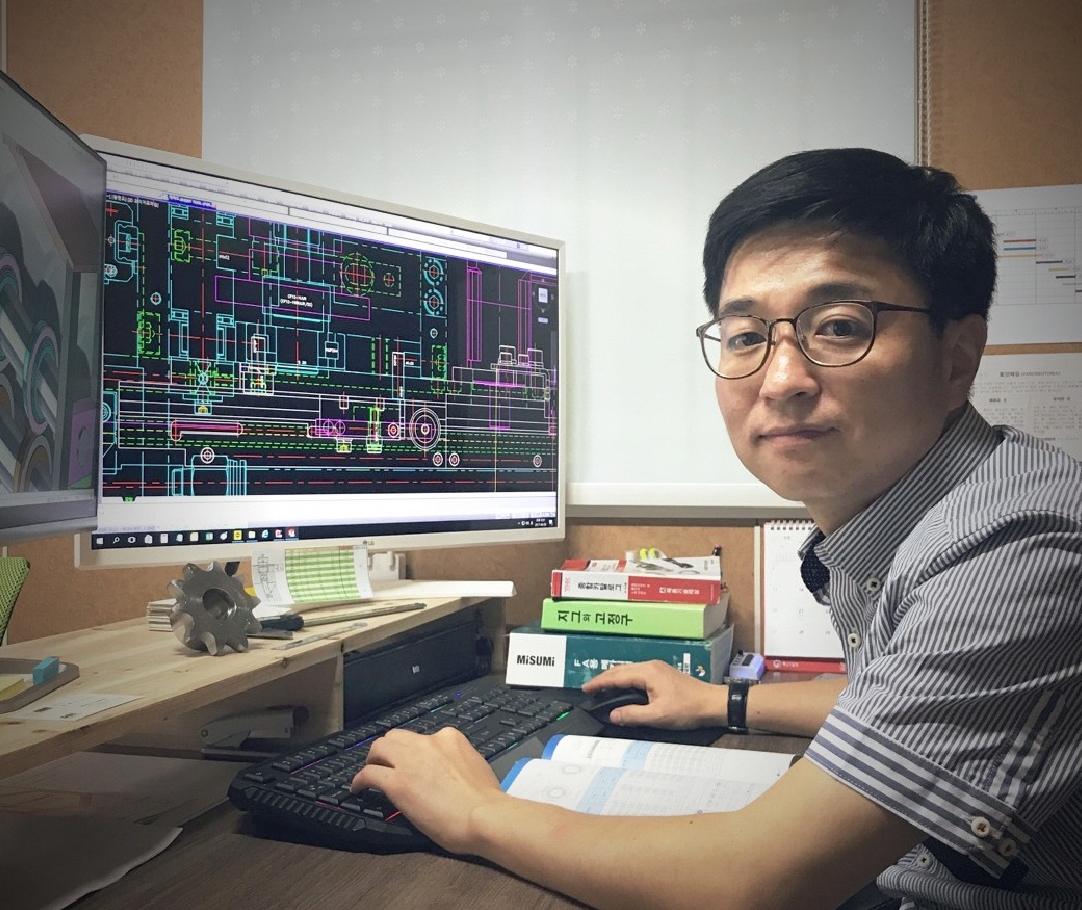 PJC(피제이씨) 최대근 대표, 획기적인 리튬이차전지용 양산 설비 개발 < 경제 < 기사본문 - 한국투데이 PJC(피제이씨) 최대근 대표,  획기적인... 