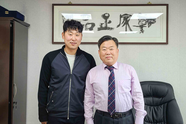 사진:좌)윤석민선수 우)정푸드코리아 정보현대표