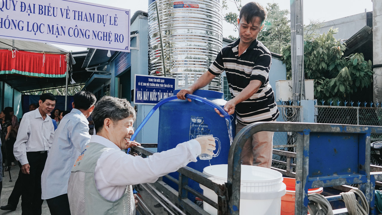 굿피플은 2016년부터 베트남 벤쩨성 흥녕 지역을 시작으로 빈칸동, 떤중, 프억 롬, 떤하오 등 도움이 필요한 지역을 찾아 염분에 오염된 물을 정수로 만드는 RO(역삼투) 시스템을 설치했다.