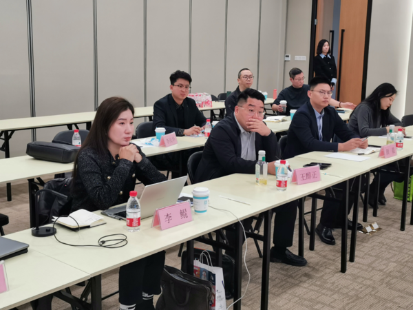 ▲중국 산동성 지난시 투자자 및 기업 담당자들이 차이나링크-TBS 화상회의에 참여하고 있다.