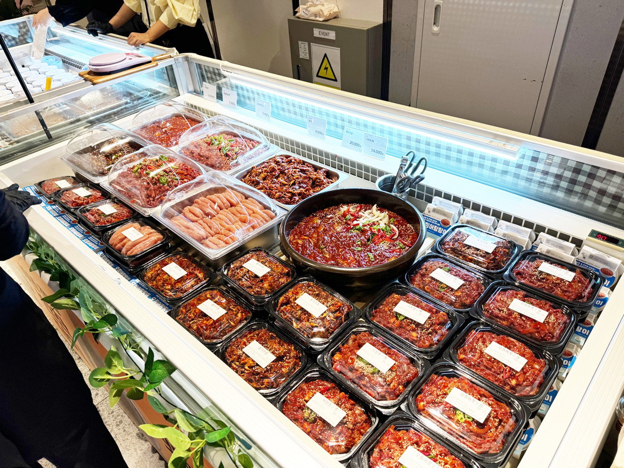 (주)반찬단지, 롯데백화점 인천점에서 인기반찬 판매전 진행중 < 리빙·뷰티·패션 < 라이프 < 기사본문 - 한국투데이 (주)반찬단지, 롯데백화점... 