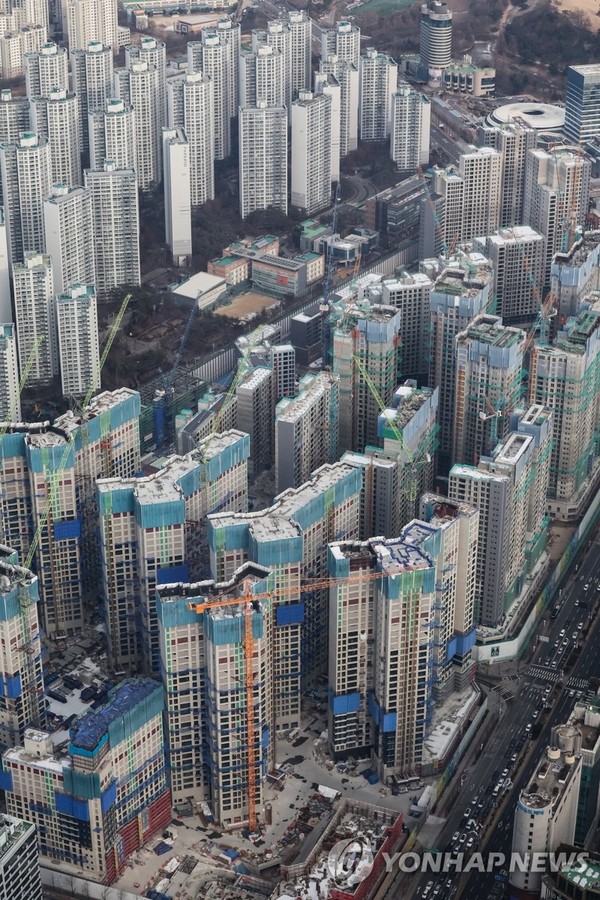 ▲사진: 서울 시내 아파트 신축 현장 모습. 2024.12.25 출처: 연합뉴스