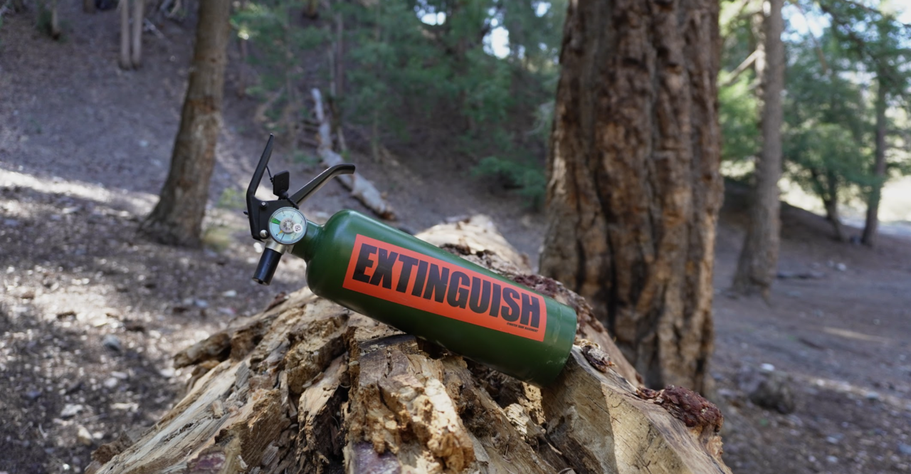 ▲사진: Z07 EX카키 차량용소화기 출처: 세이프라이프