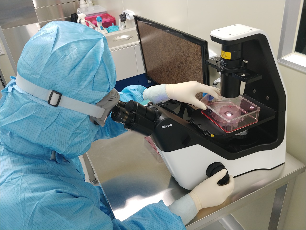 ▲사진: 백신 GMP 생산. 출처: 씨드모젠