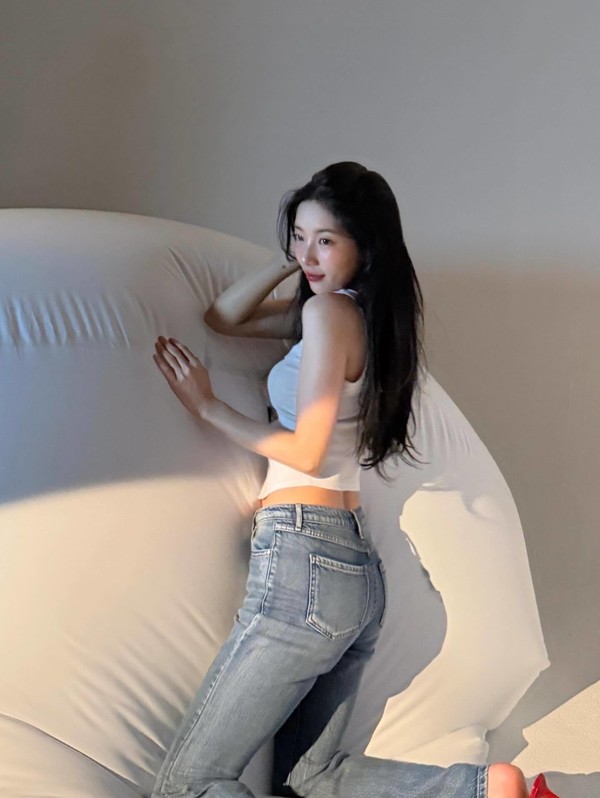 Suzy Instagram photo 1